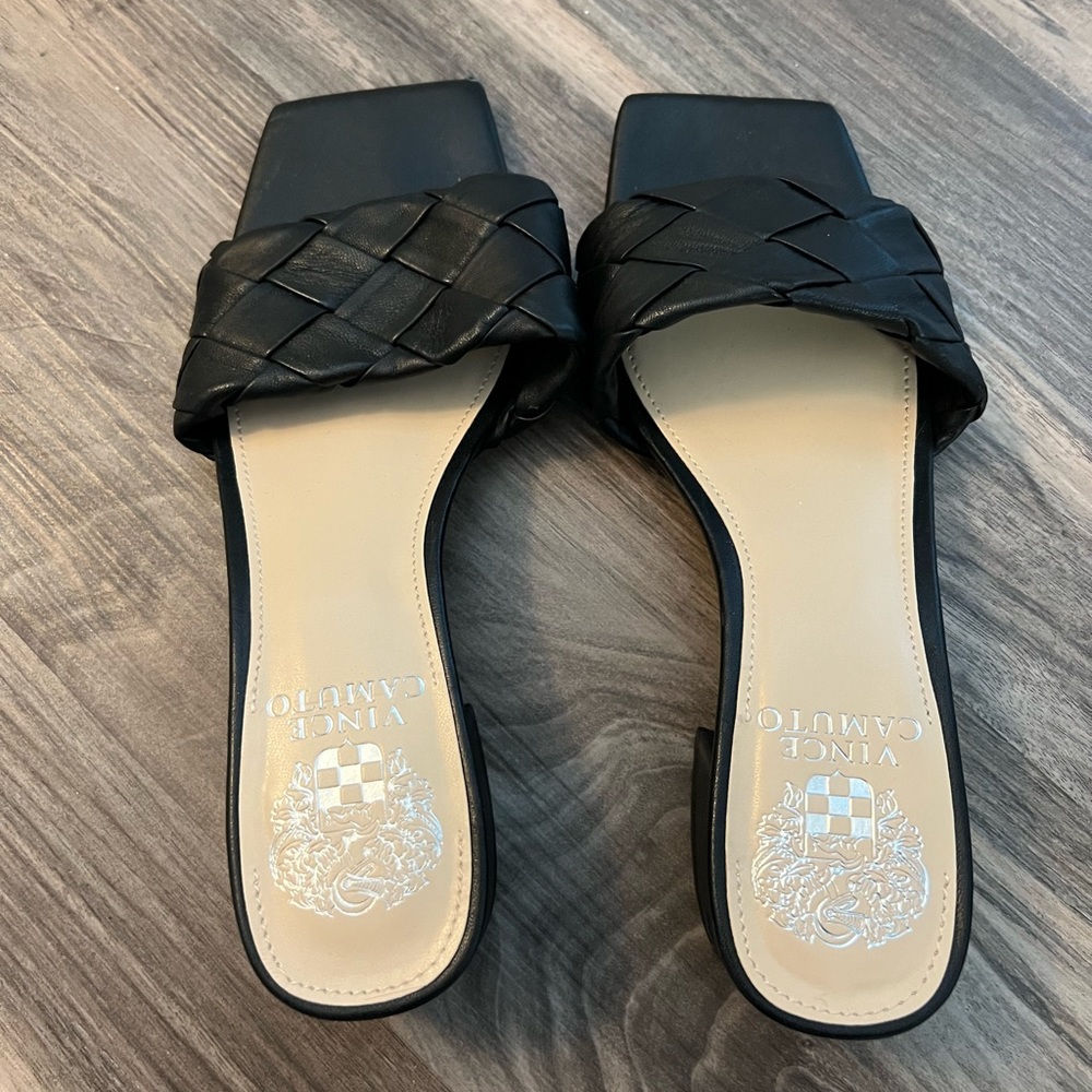 Vince Camuto slides